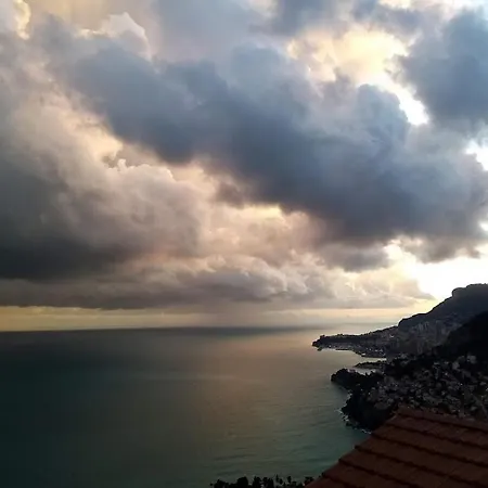 Triplex Entre Ciel Et * ロクブリュヌ＝カップ＝マルタン