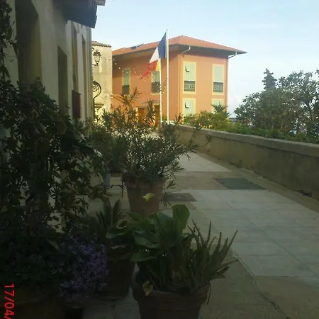 アパート Triplex Entre Ciel Et